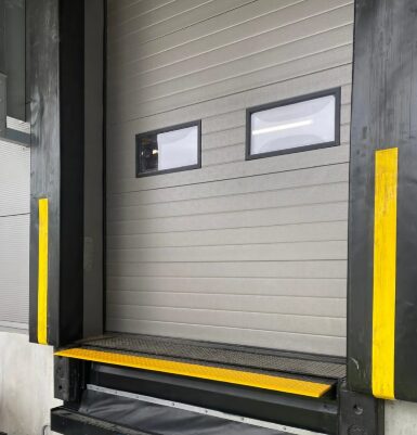 dock leveler, hydraulic dock leveler, toronto dock leveler, ontario dock leveler, canadian made dock leveler